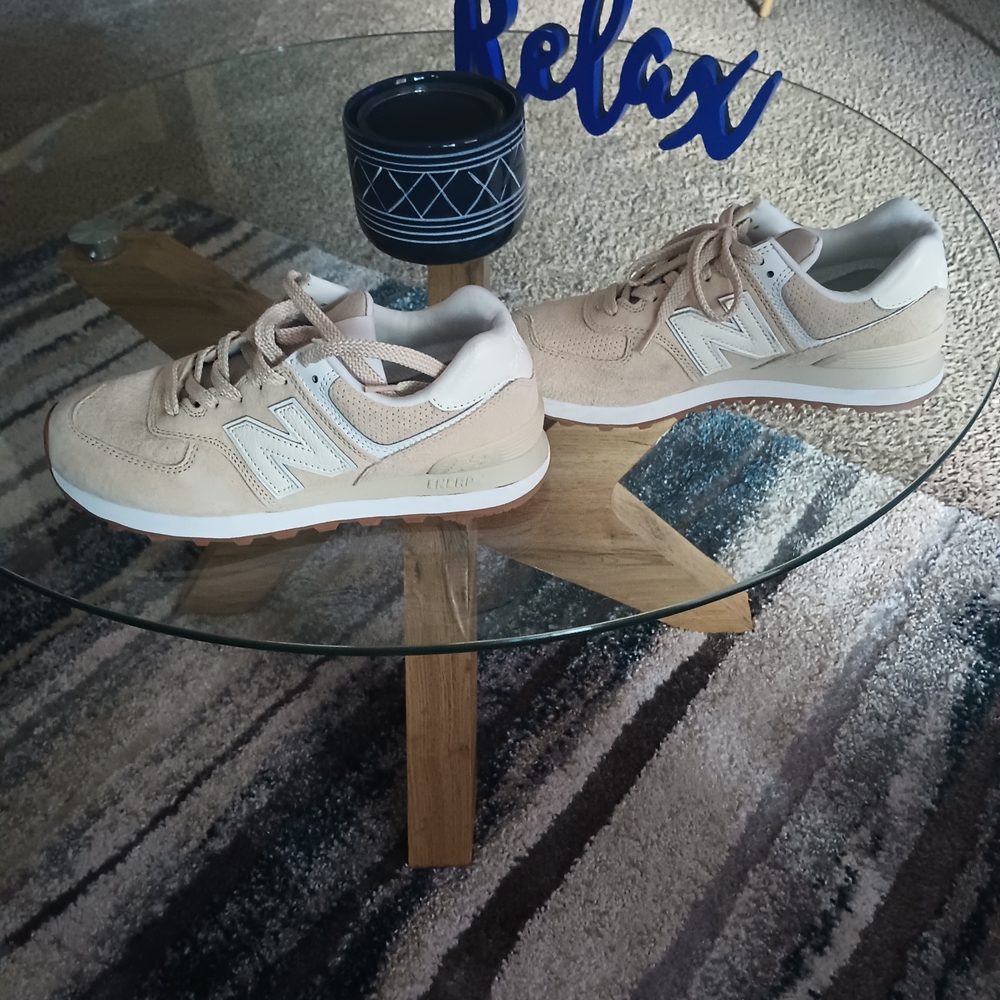 New Balance Men's Beige and White Sneakers